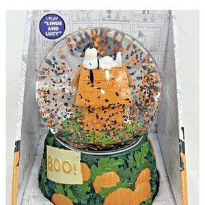 Peanuts Halloween Musical Snomotion Waterglobe Snoopy "BOO" Snow Globe New W/Box